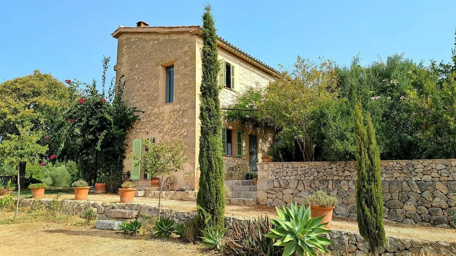 Casa rústica amb piscina en venda a Nord