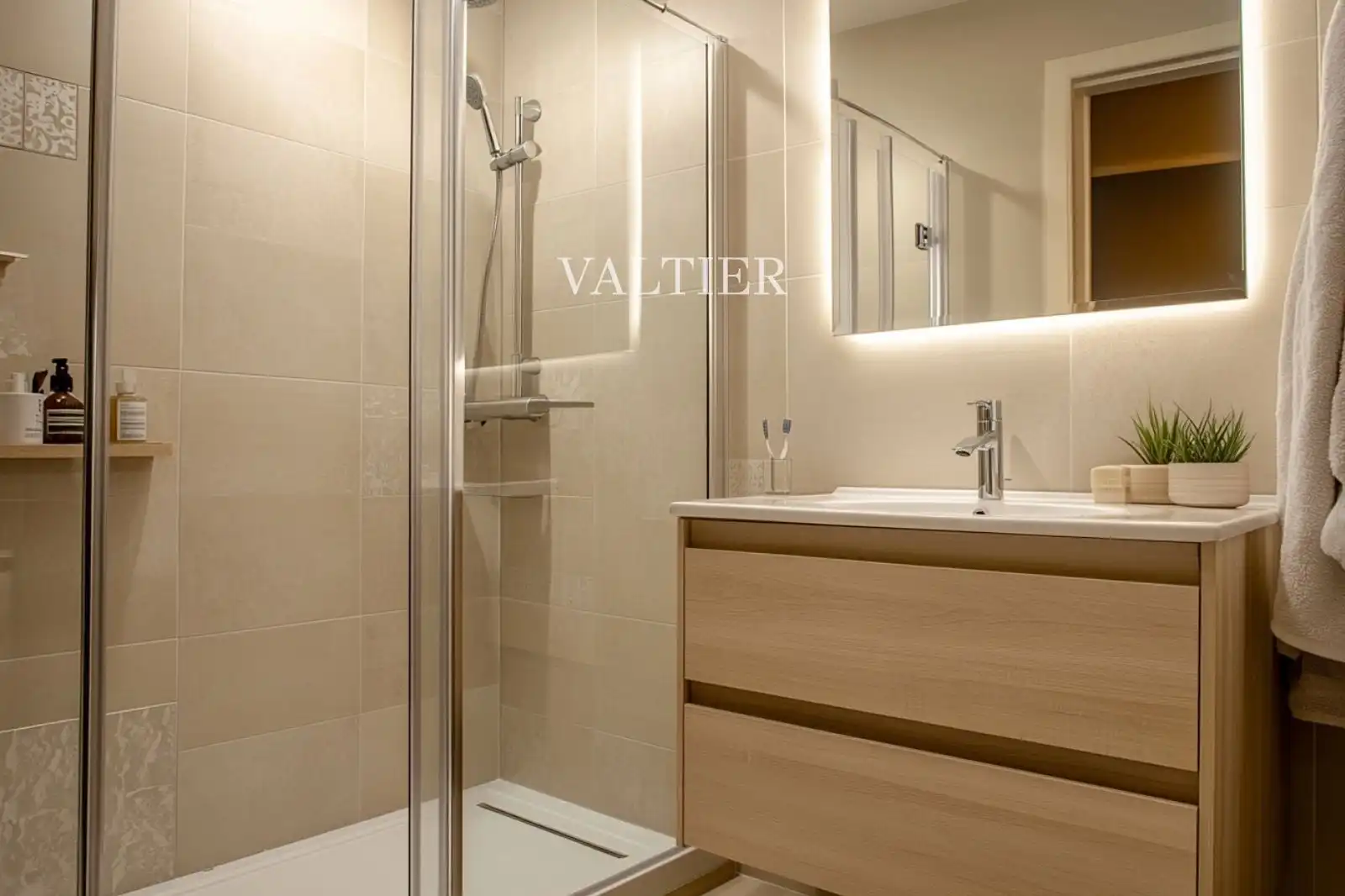 Badezimmer von Wohnung zum Verkauf in Madrid mit Möbliert