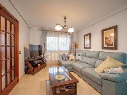 Living room of Single-family semi-detached for sale in  Sevilla Capital  with Private garden, Terrace and Storage room