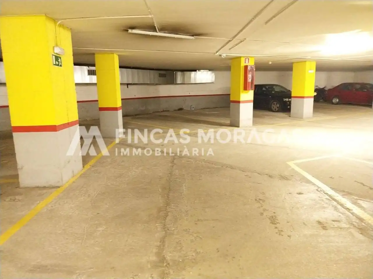 Aparcament de Garatge en venda en Sant Cugat del Vallès amb Alarma