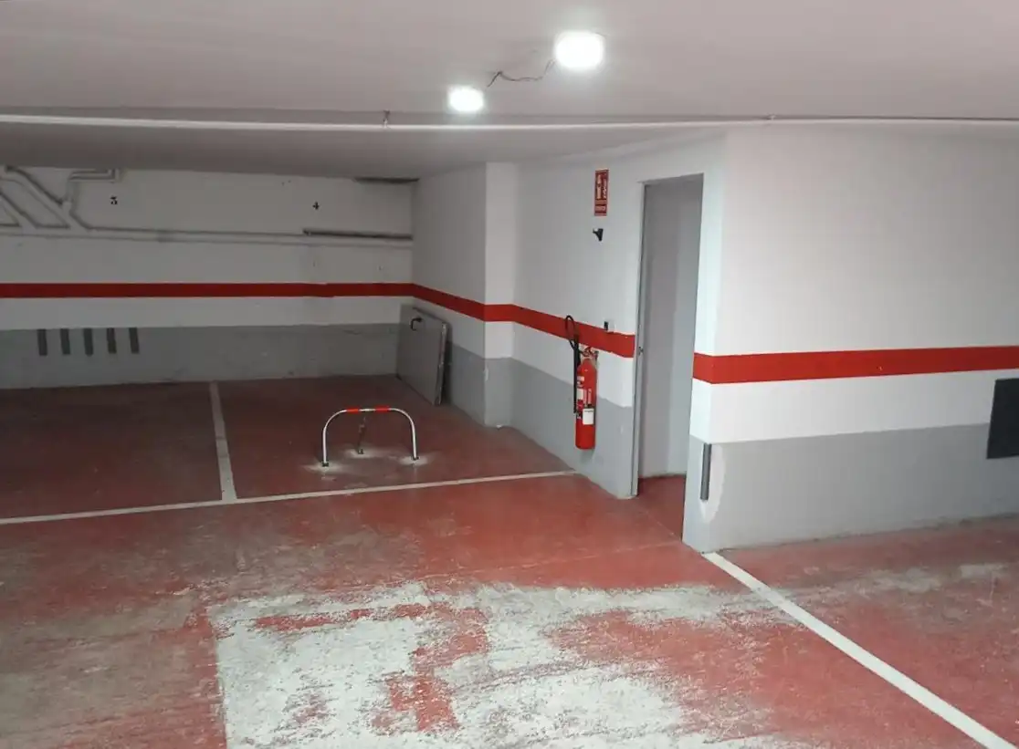 Parkplatz von Garage zum Verkauf in La Puebla de Alfindén