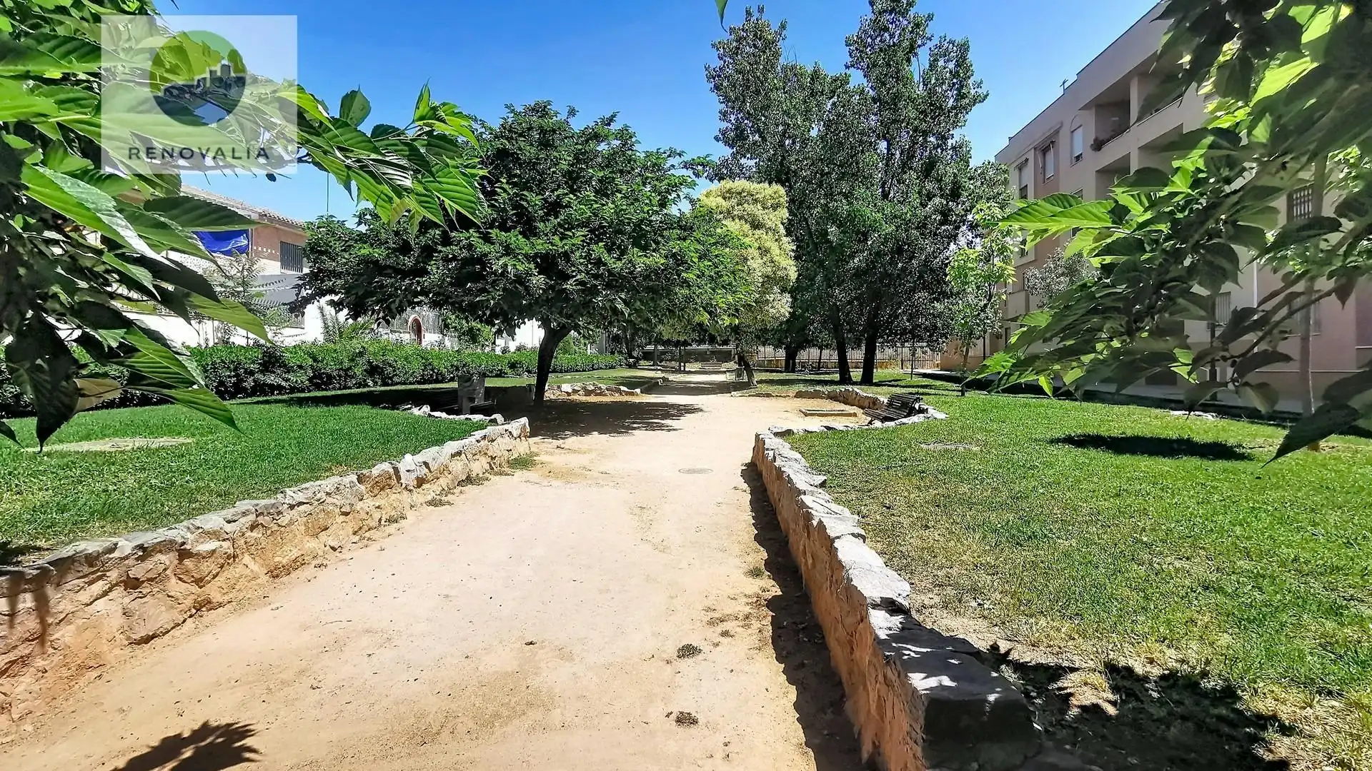 Wohnung zum Verkauf in Granada mit Klimaanlage, Heizung und Terrasse