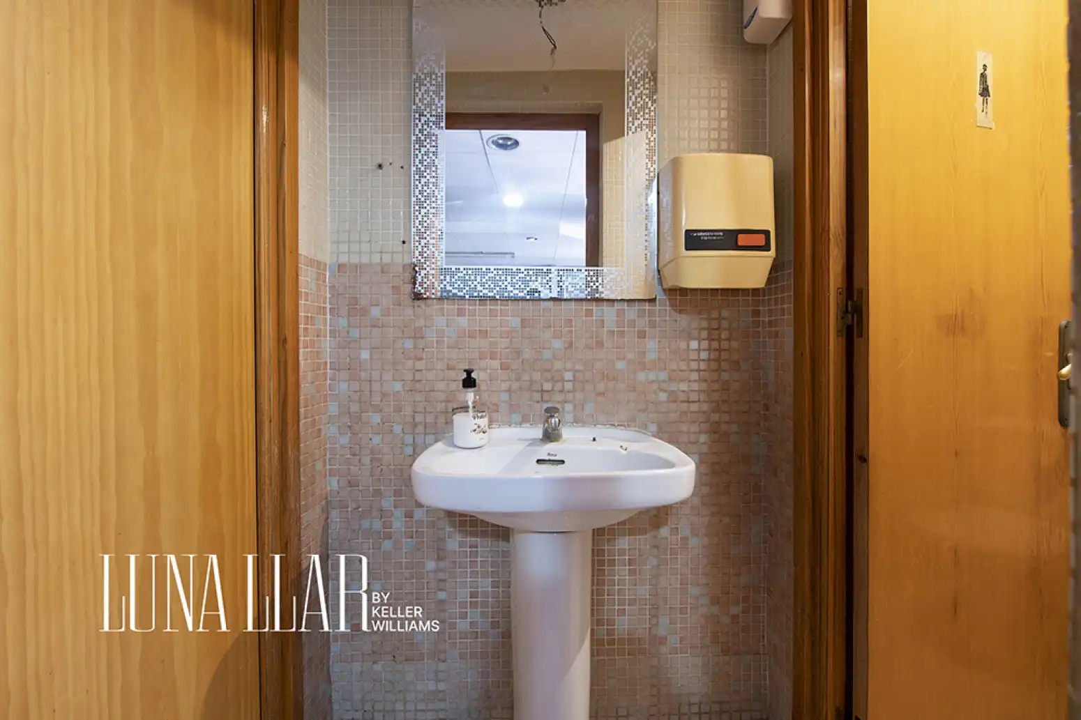 House for sale in Carrer Mare de Deu de Bruguers 4, imagen 8