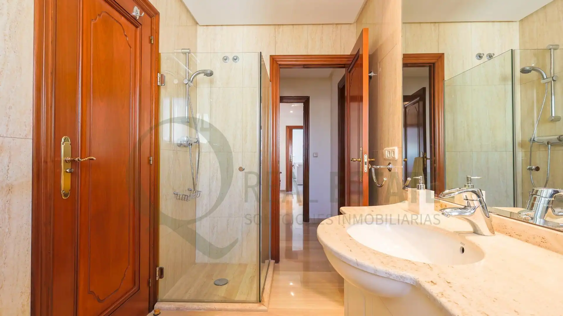Badezimmer von Dachboden zur Miete in Alicante / Alacant mit Klimaanlage, Privatgarten und Terrasse