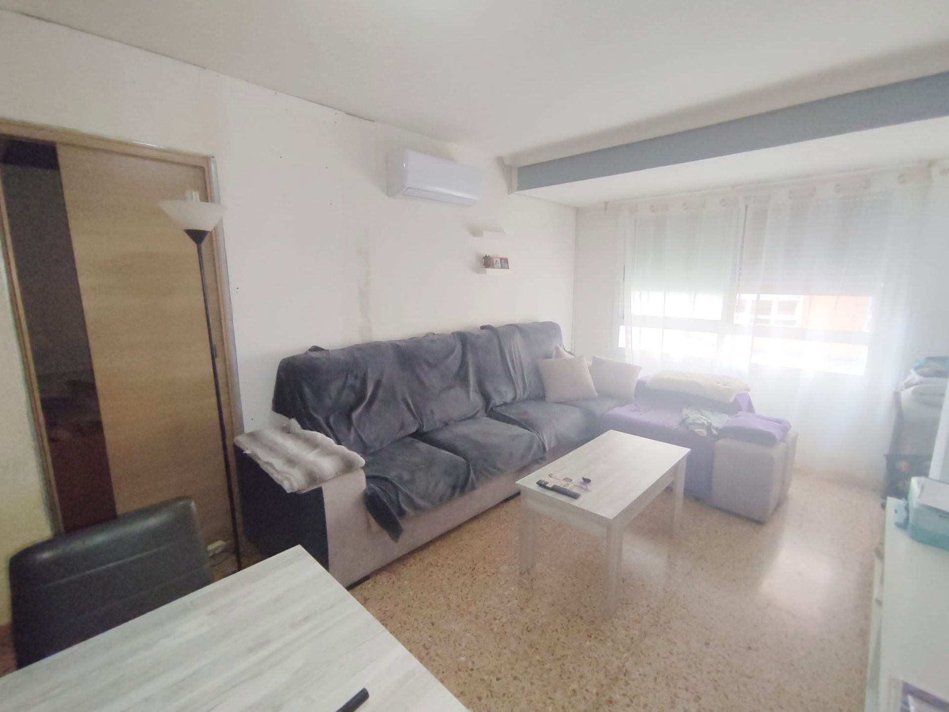 Living room of Flat for sale in Castellón de la Plana / Castelló de la Plana  with Air Conditioner and Oven