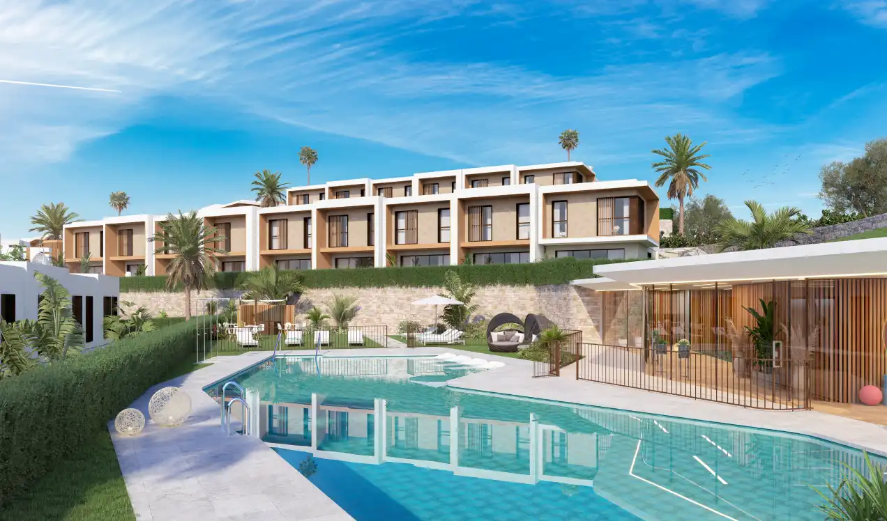 Casa con piscina en venta en El Faro de Calaburra - Chaparral