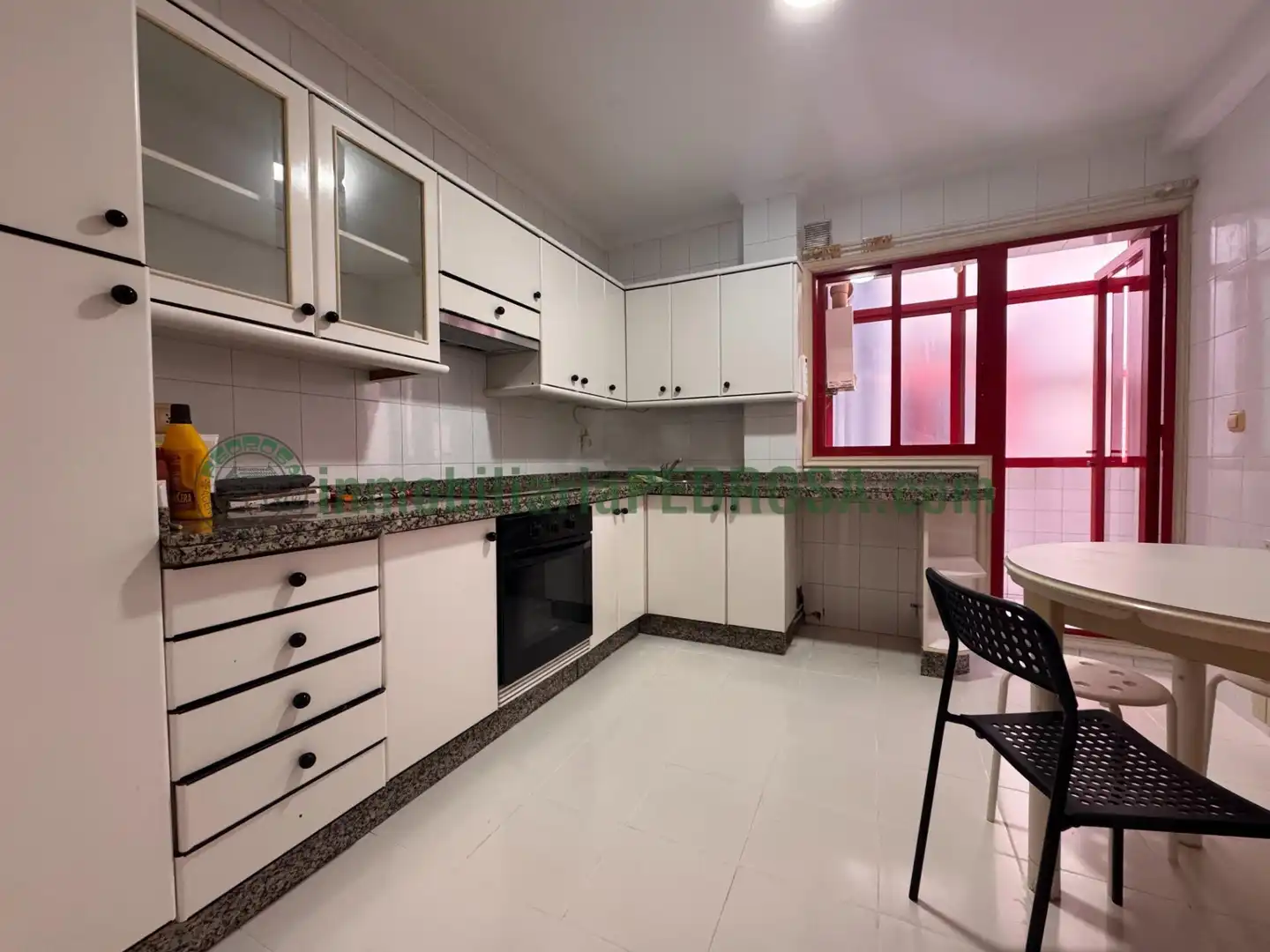 Kitchen of Flat for sale in Pontevedra Capital   with Heating and Storage room