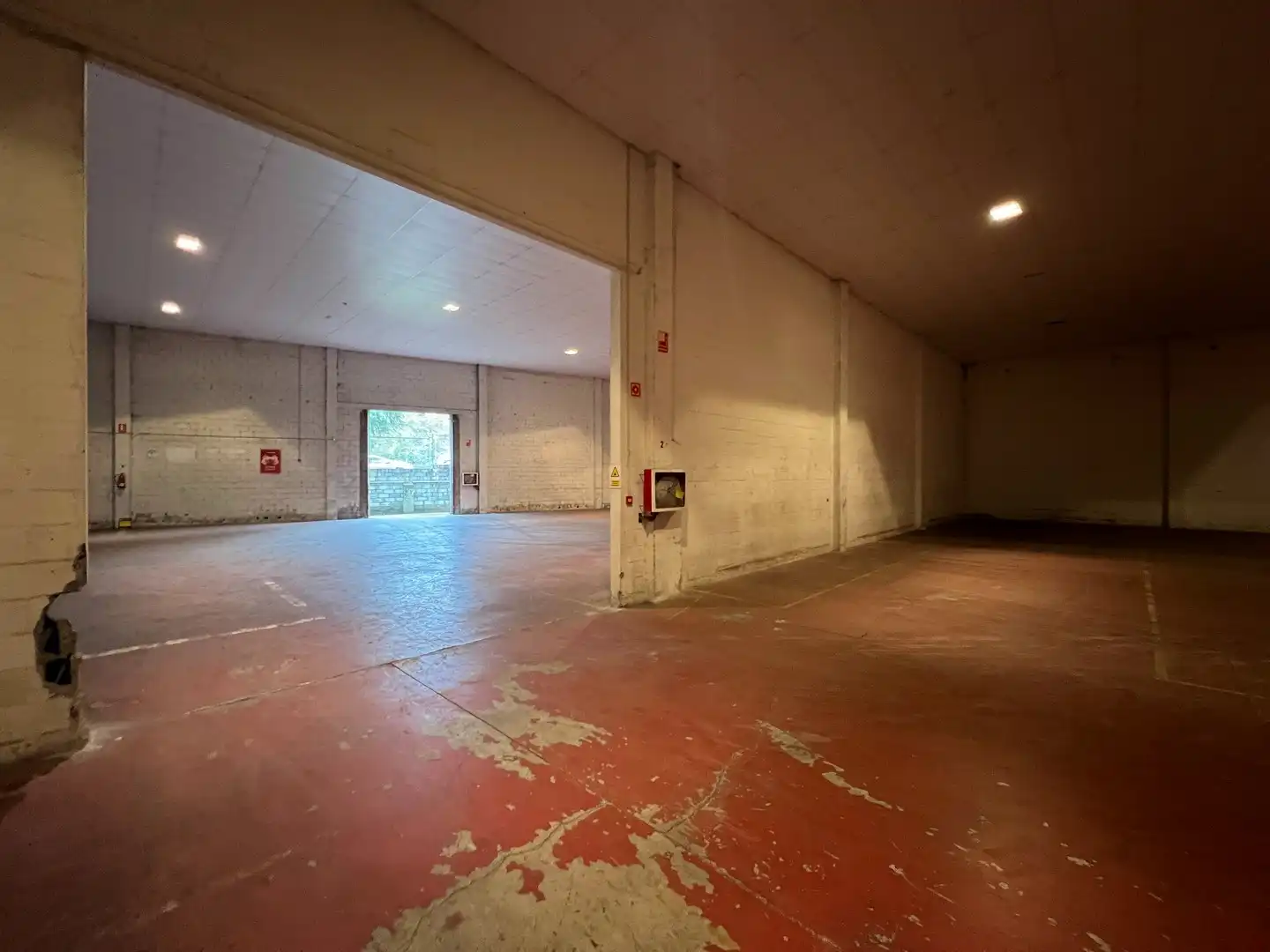 Nave industrial de alquiler en Santiago de Compostela  con Calefacción