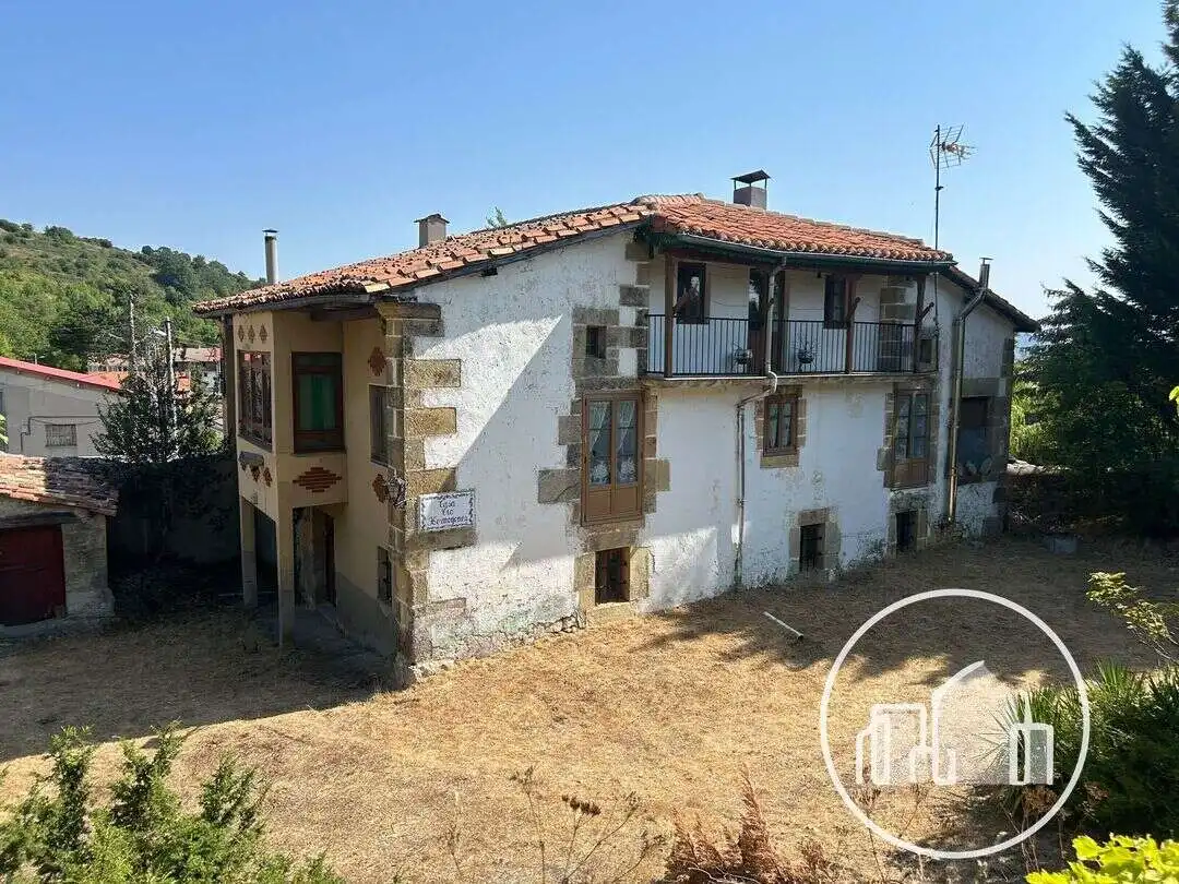 Vista exterior de Casa o xalet en venda en Alfoz de Bricia amb Calefacció