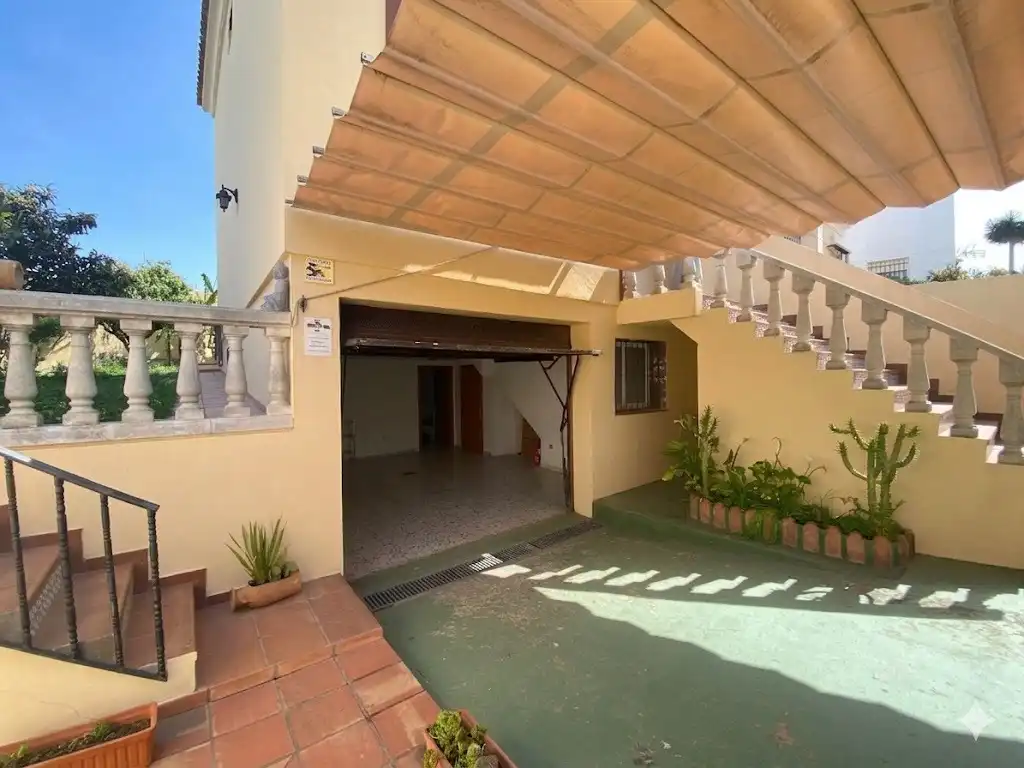Casa o chalet en venta en Los Barrios con Jardín privado y Balcón