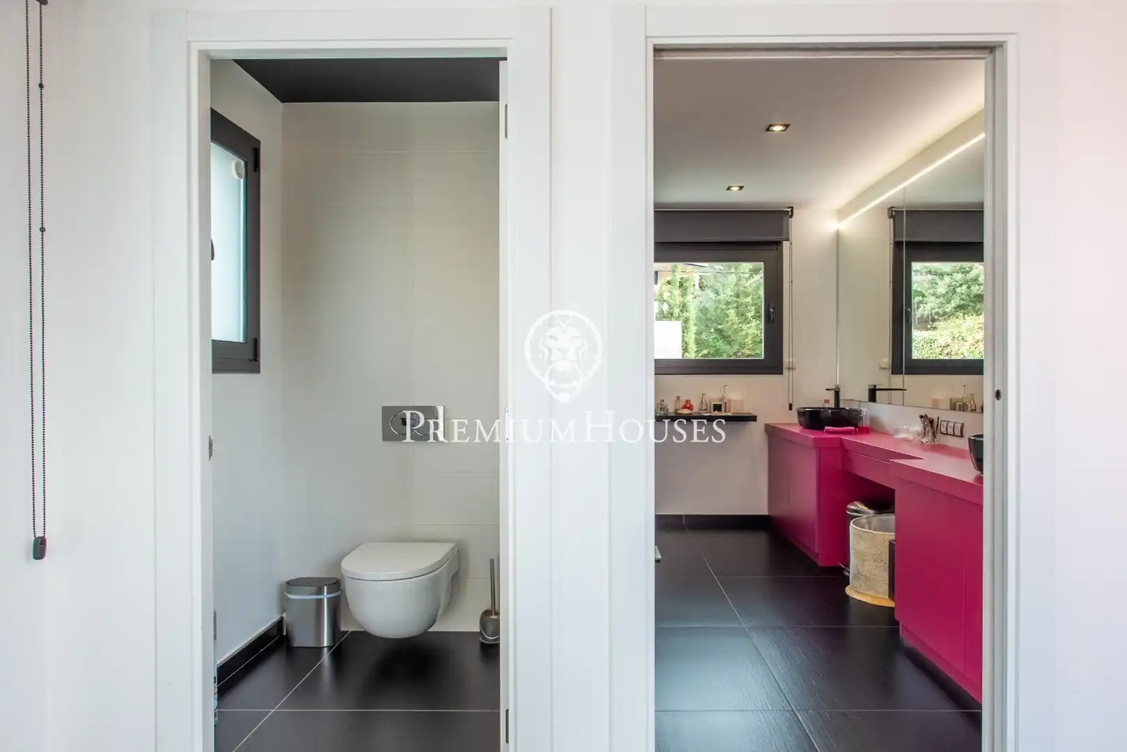 Bathroom of Houses for rent in Cabrils  with Air Conditioner, Heating and Private garden