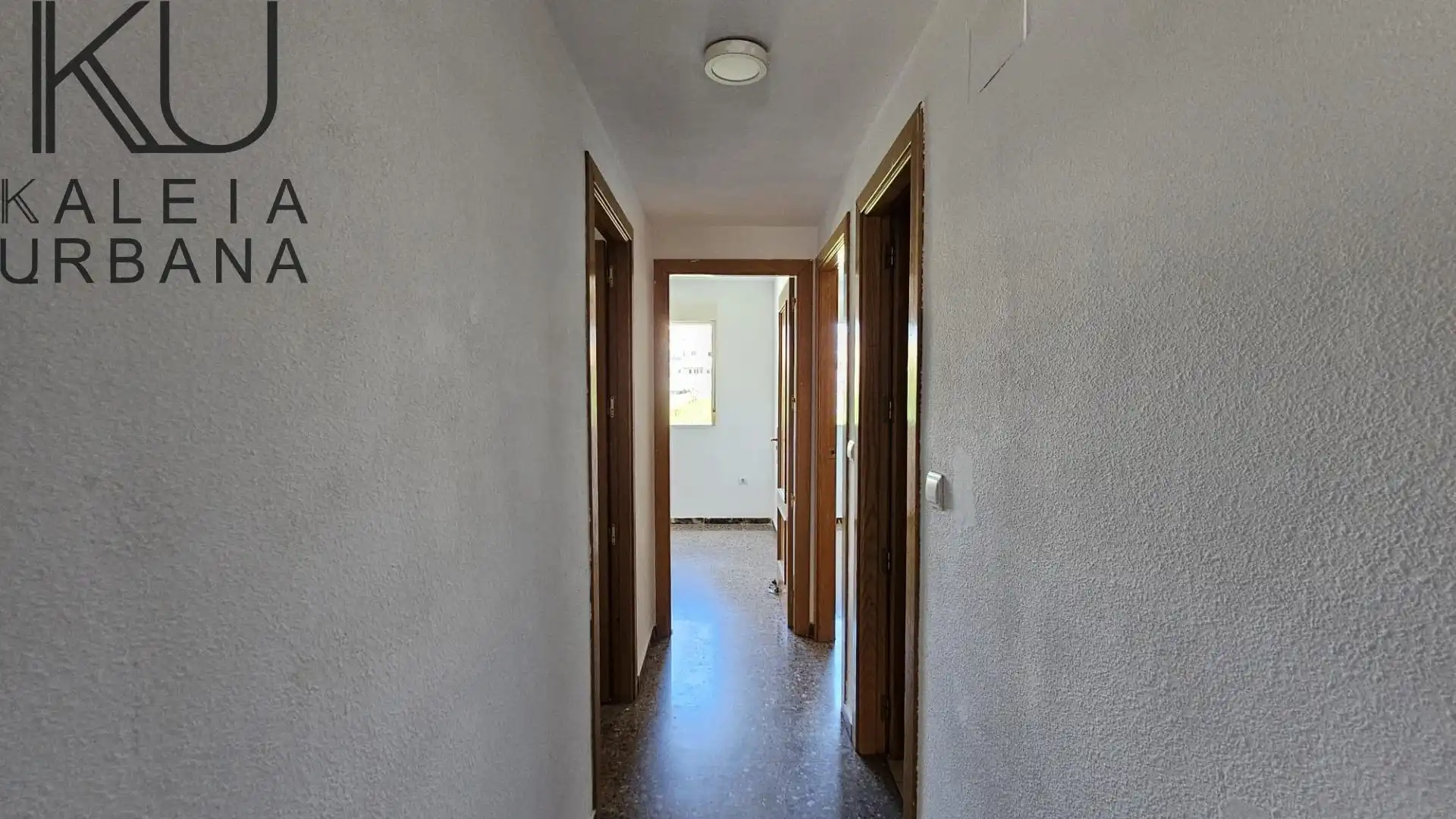 Piso en venta en Alicante / Alacant con Aire acondicionado, Terraza y Balcón