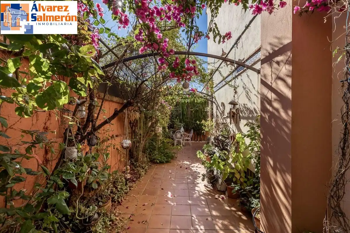 Garden of Houses for sale in Huétor Vega  with Air Conditioner, Heating and Terrace