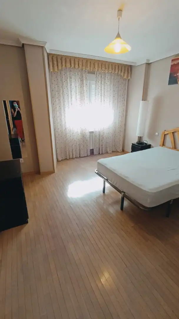 Habitación de Casa adosada en venta en Villaviciosa de Odón con Calefacción, Jardín privado y Parquet
