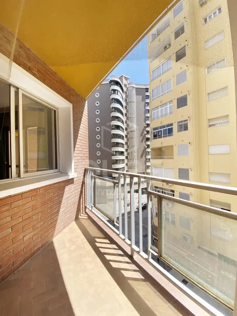 Piso con ascensor en venta en Calle VELEZ MALAGA, imagen 2