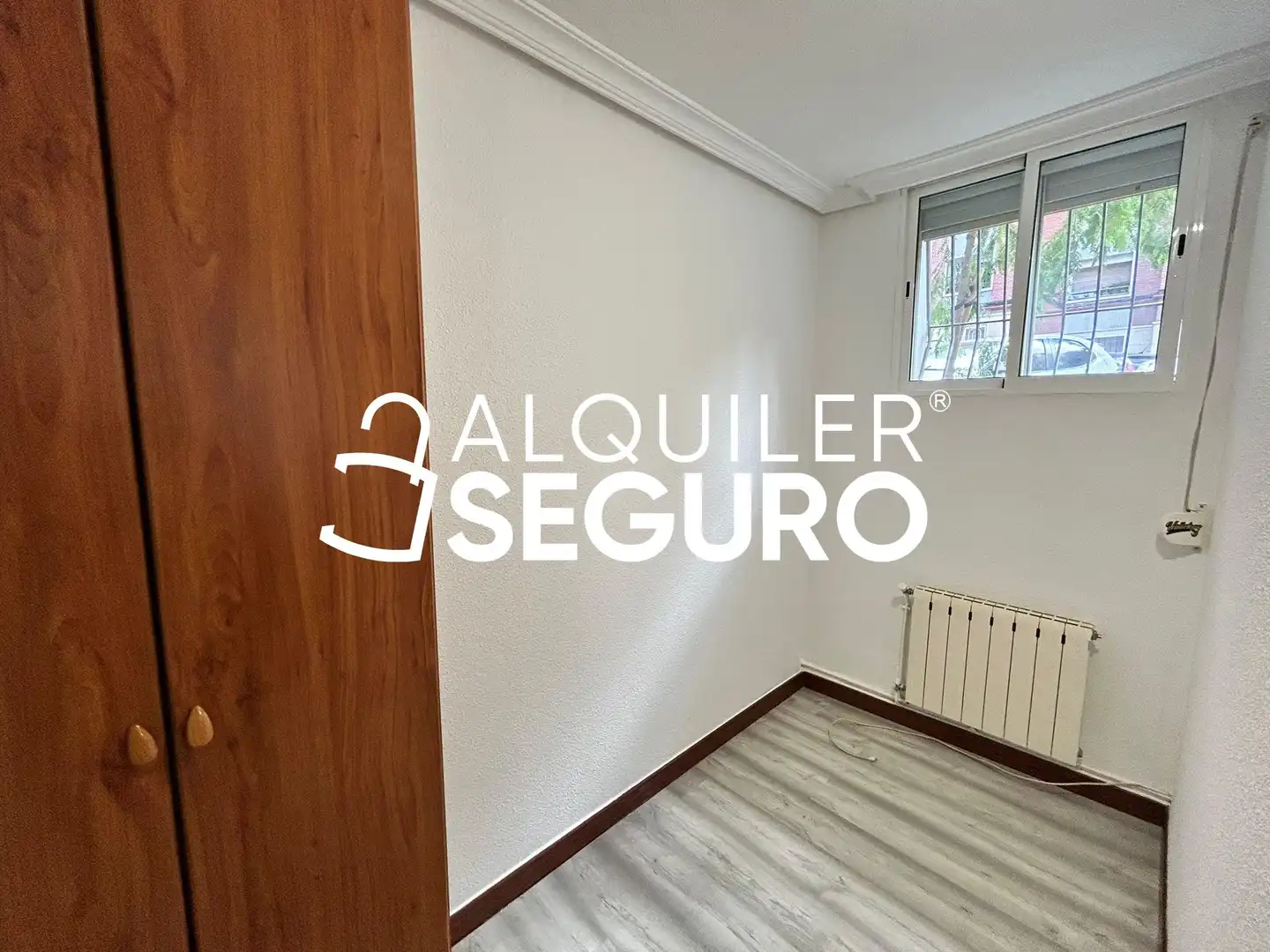 Flat for rent in Sierra de Pineda , Palomeras Bajas