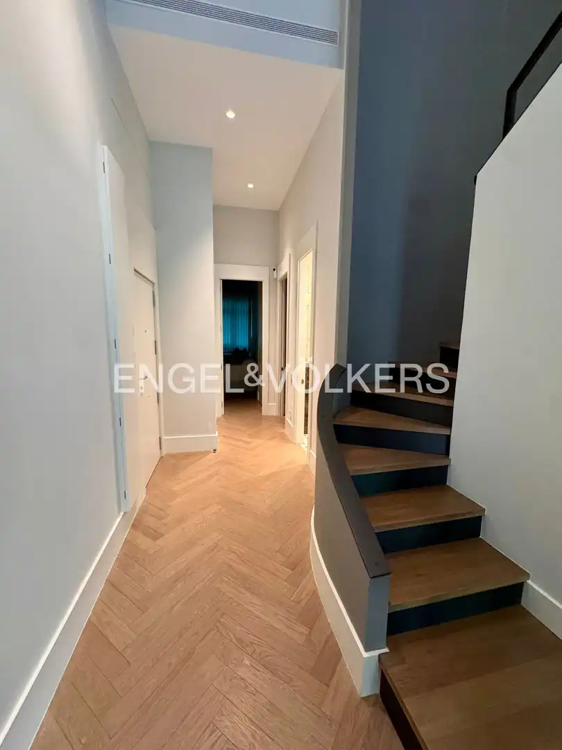 Flat for sale in Madrid  with Air Conditioner, Heating and Storage room