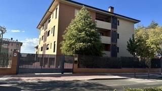 Vista exterior de Apartament de lloguer en Boadilla del Monte amb Aire condicionat, Calefacció i Jardí privat