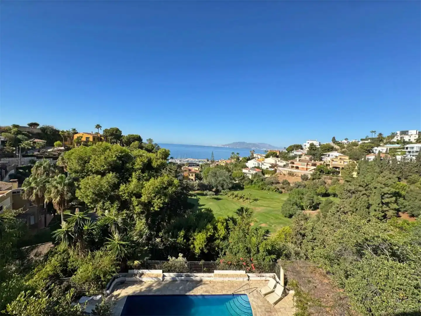Vista exterior de Pis en venda en Málaga amb Jardí privat, Traster i Piscina