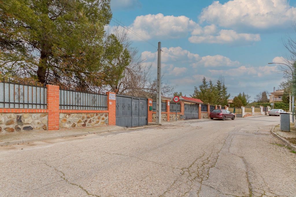 Vista exterior de Casa o xalet en venda en Colmenar de Oreja