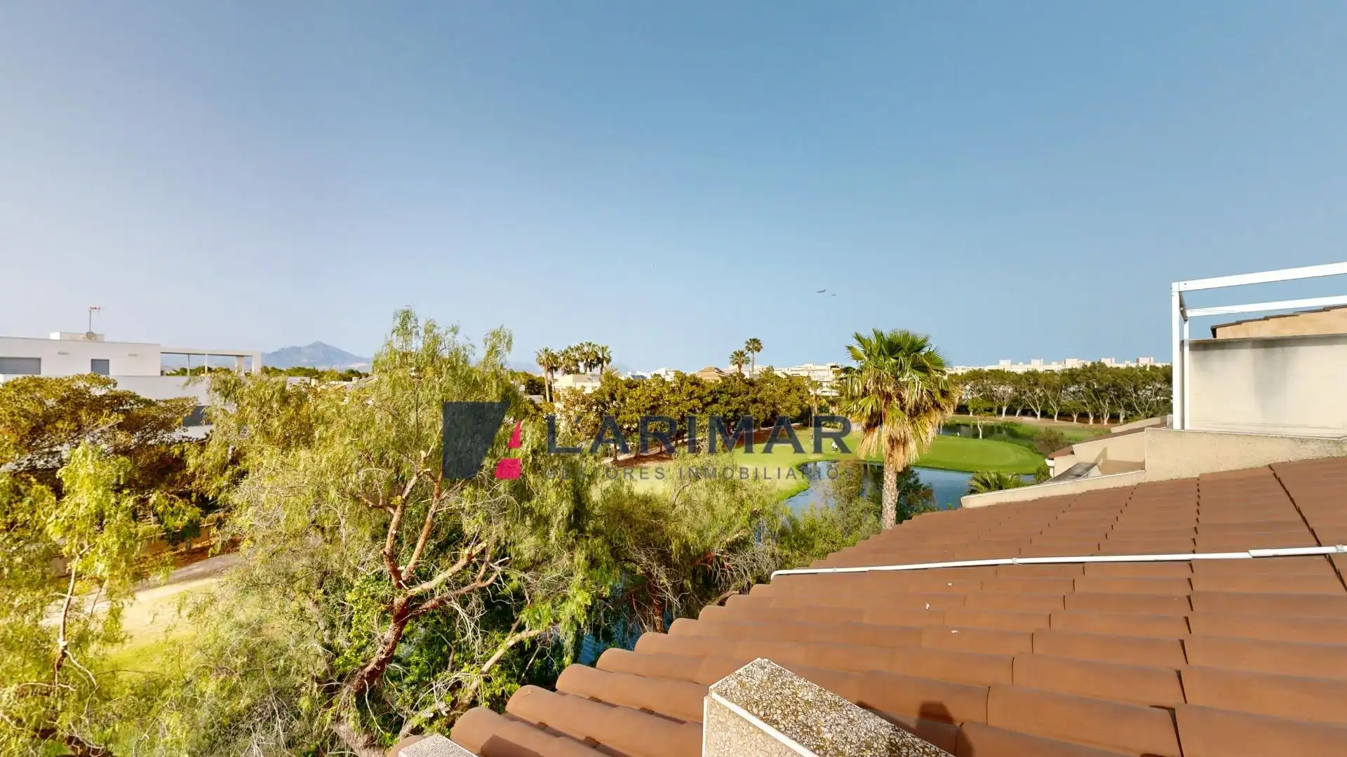 Jardín de Casa adosada en venta en Alicante / Alacant con Aire acondicionado, Jardín privado y Terraza