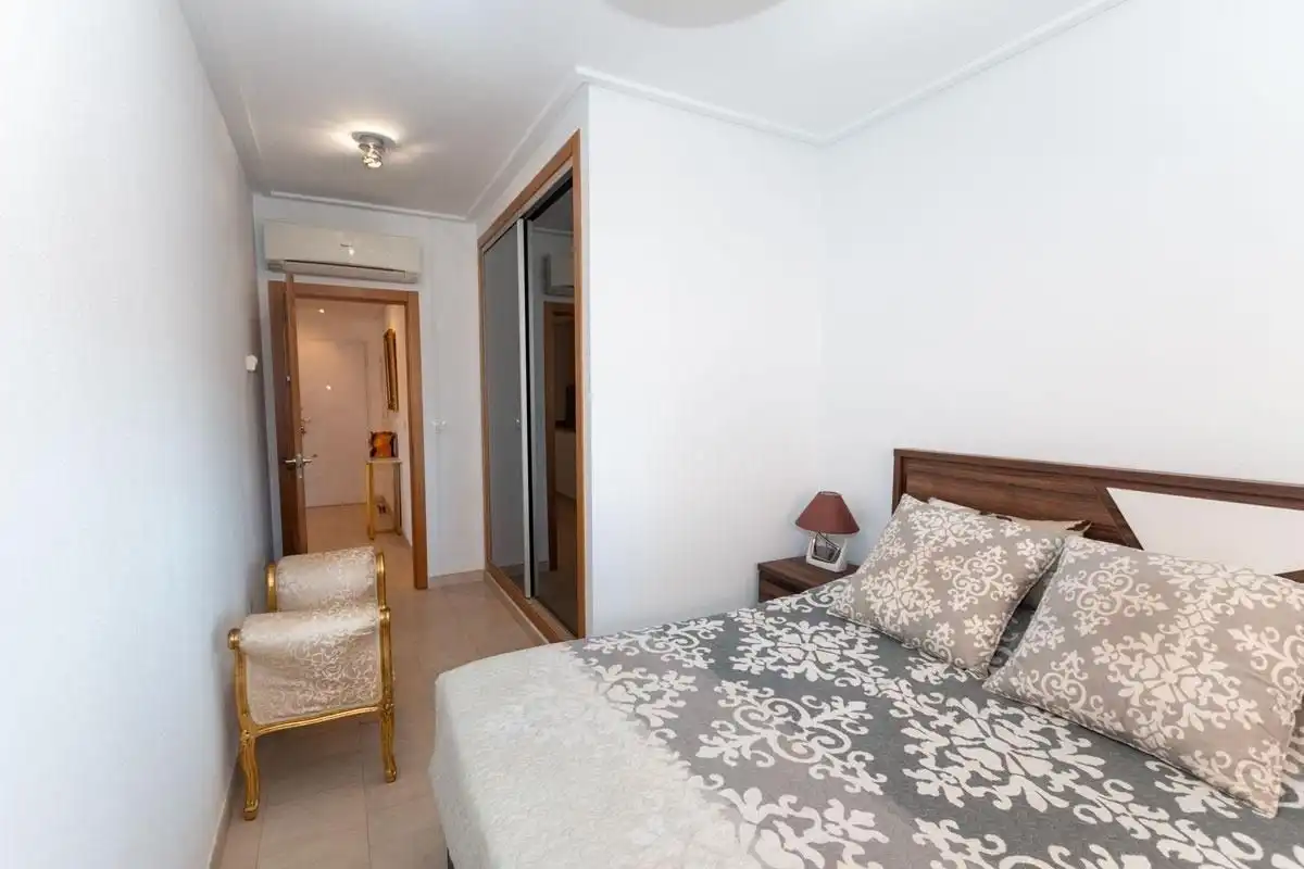 Habitación de Apartamento en venta en Orihuela con Aire acondicionado, Trastero y Piscina comunitaria