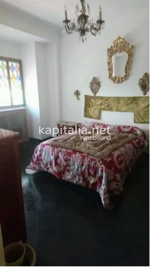 Habitación de Casa adosada en venta en Ontinyent con Aire acondicionado, Calefacción y Jardín privado