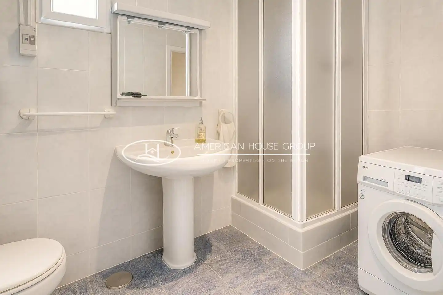 Bathroom of Houses for sale in Chiclana de la Frontera