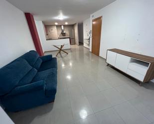 Sala d'estar de Pis en venda en Castellón de la Plana / Castelló de la Plana amb Calefacció, Moblat i Forn