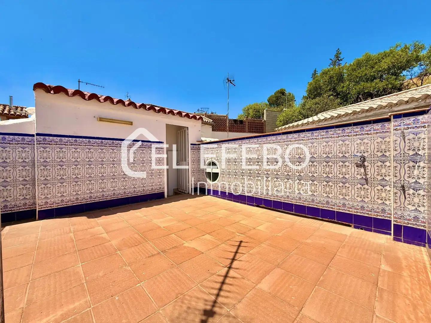 Vista exterior de Casa o xalet de lloguer en Antequera amb Aire condicionat, Calefacció i Terrassa