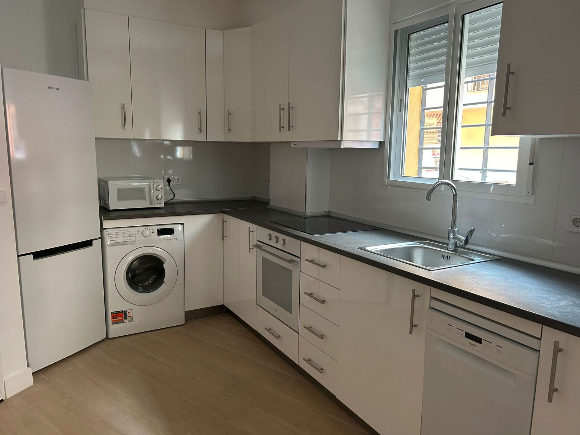 Kitchen of Flat to rent in Málaga Capital  with Air Conditioner, Washing machine and Microwave