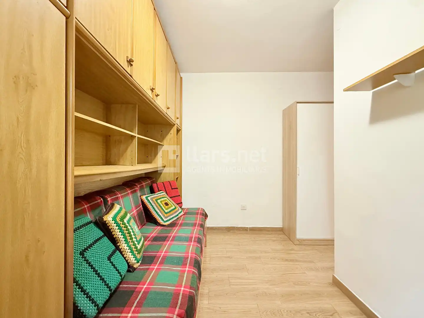 Schlafzimmer von Einfamilien-Reihenhaus zum Verkauf in Cubelles mit Klimaanlage, Heizung und Privatgarten