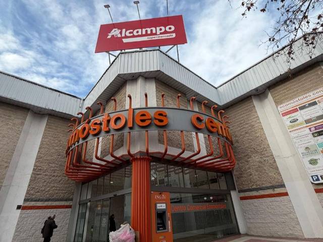 Local comercial en Alquiler en Calle de la Libertad, 38 en Villafontana - Estoril I