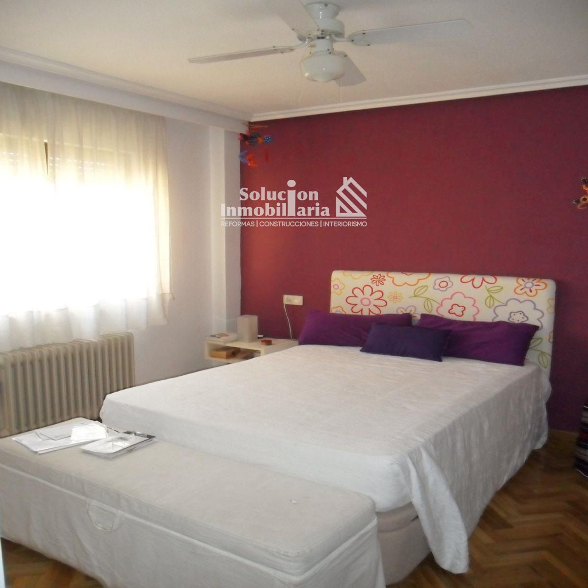 Habitación de Ático en venta en Salamanca Capital con Calefacción, Parquet y Terraza