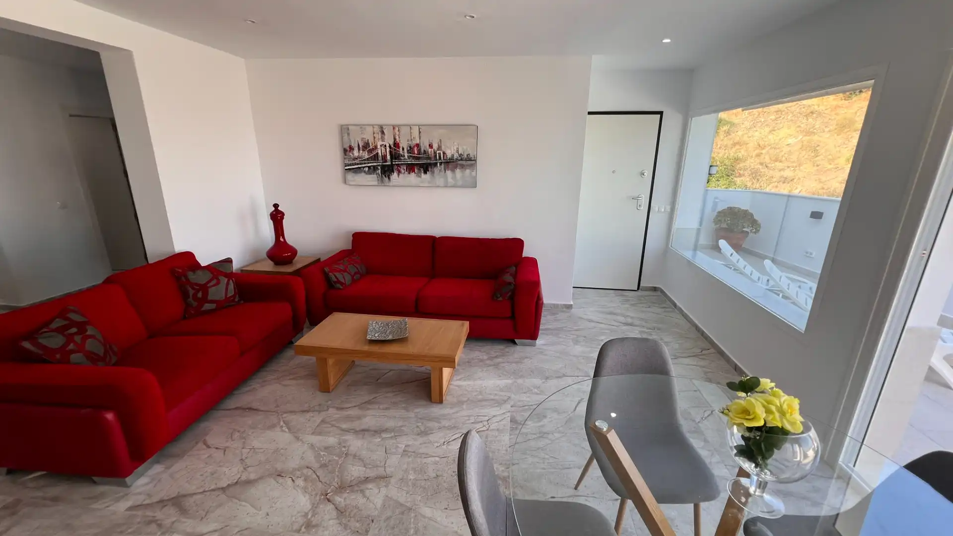 Sala d'estar de Casa o xalet en venda en Torrox amb Aire condicionat, Terrassa i Moblat