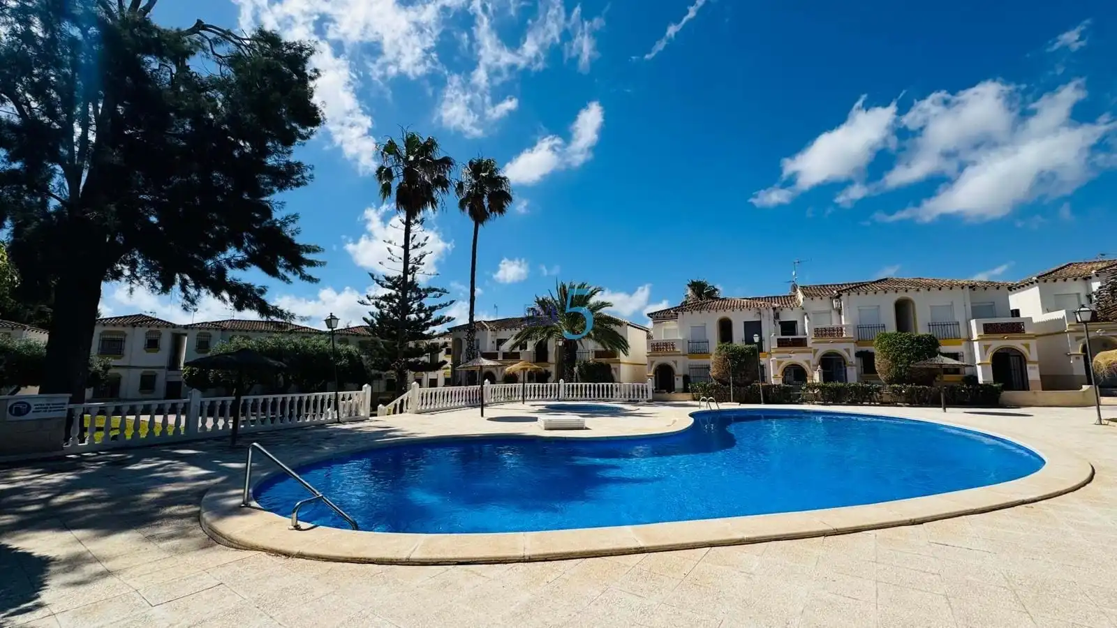 Flat with pool for sale in San Miguel de Salinas