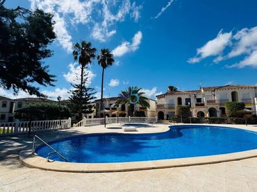 Flat with pool for sale in San Miguel de Salinas