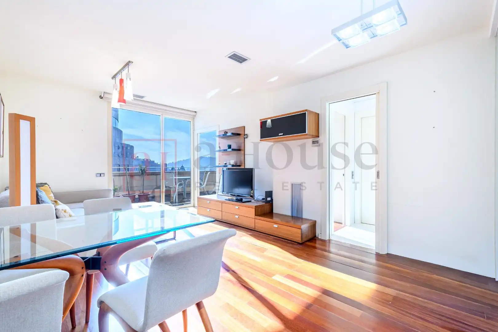 Sala de estar de Ático en venta en Barcelona con Aire acondicionado, Calefacción y Parquet