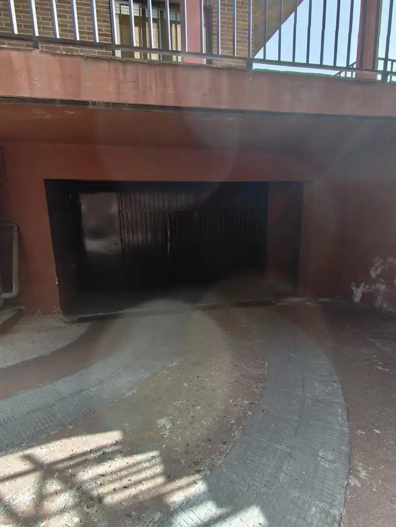 Aparcament de Estudi en venda en Madrid amb Calefacció, Jardí privat i Parquet
