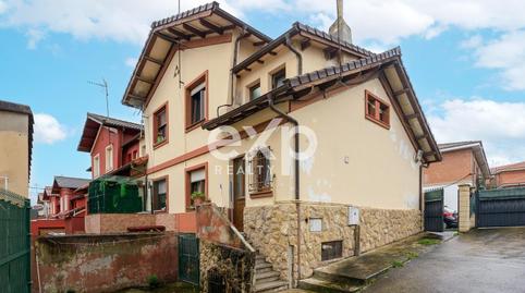 Foto 2 de Casa adosada en venda a Calle Francisco Franc, 38, La Pola Siero, Siero