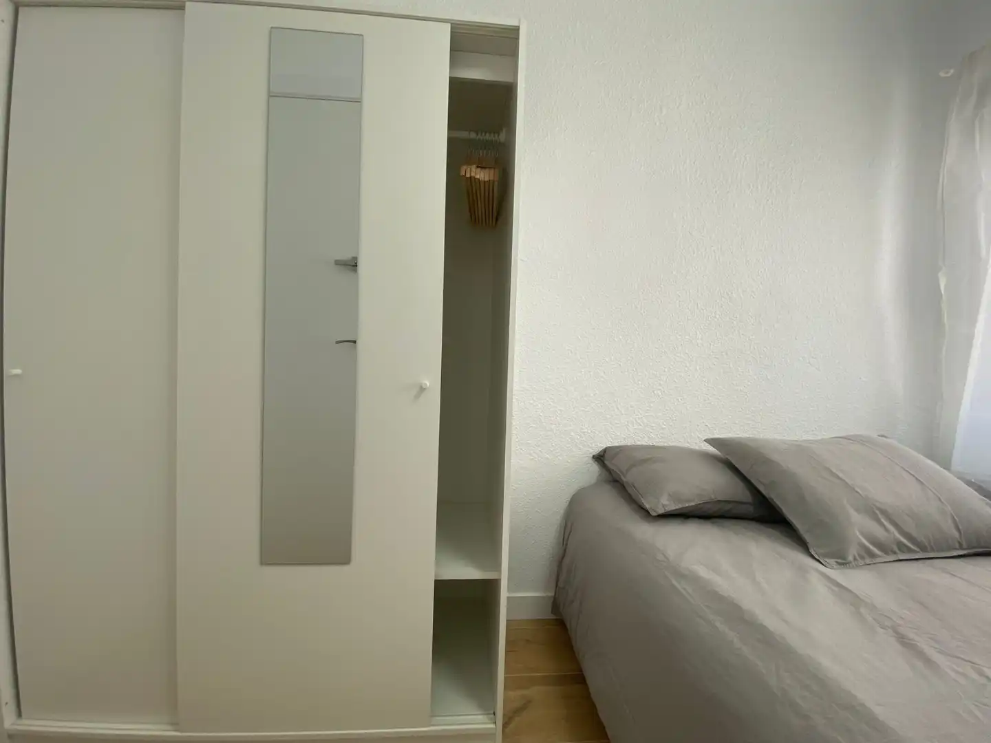 Room in Avenida de la Albufera, 143, Numancia
