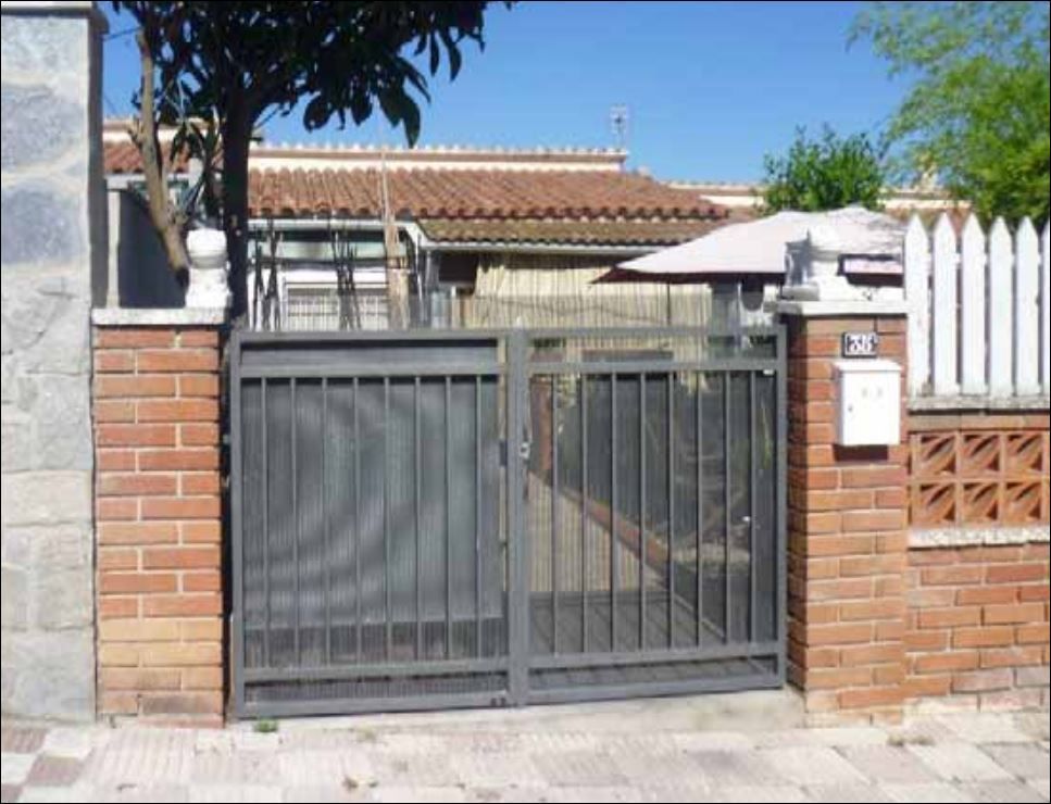 Vista exterior de Casa adosada en venta en Esparreguera
