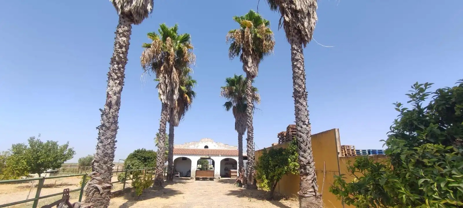 Houses for sale in Utrera  with Air Conditioner, Private garden and Terrace