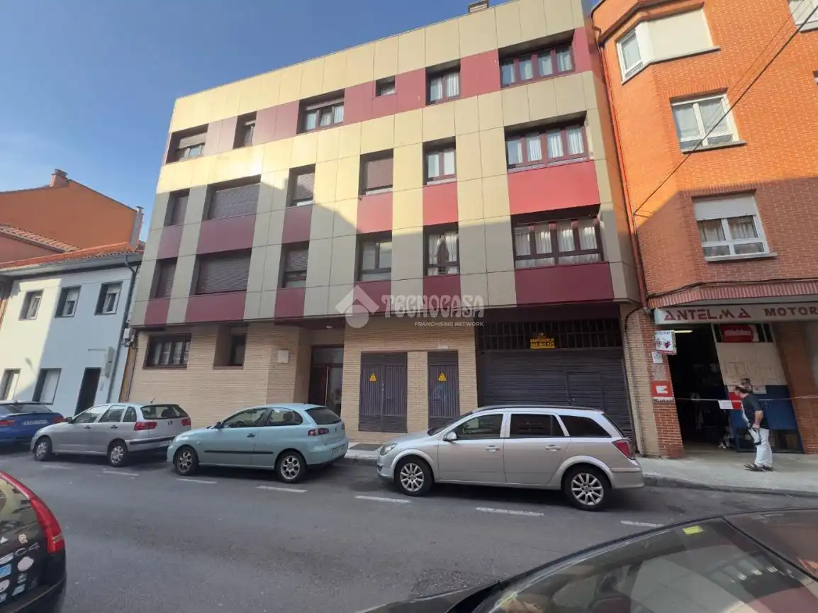 Vista exterior de Pis en venda en Gijón  amb Calefacció i Moblat