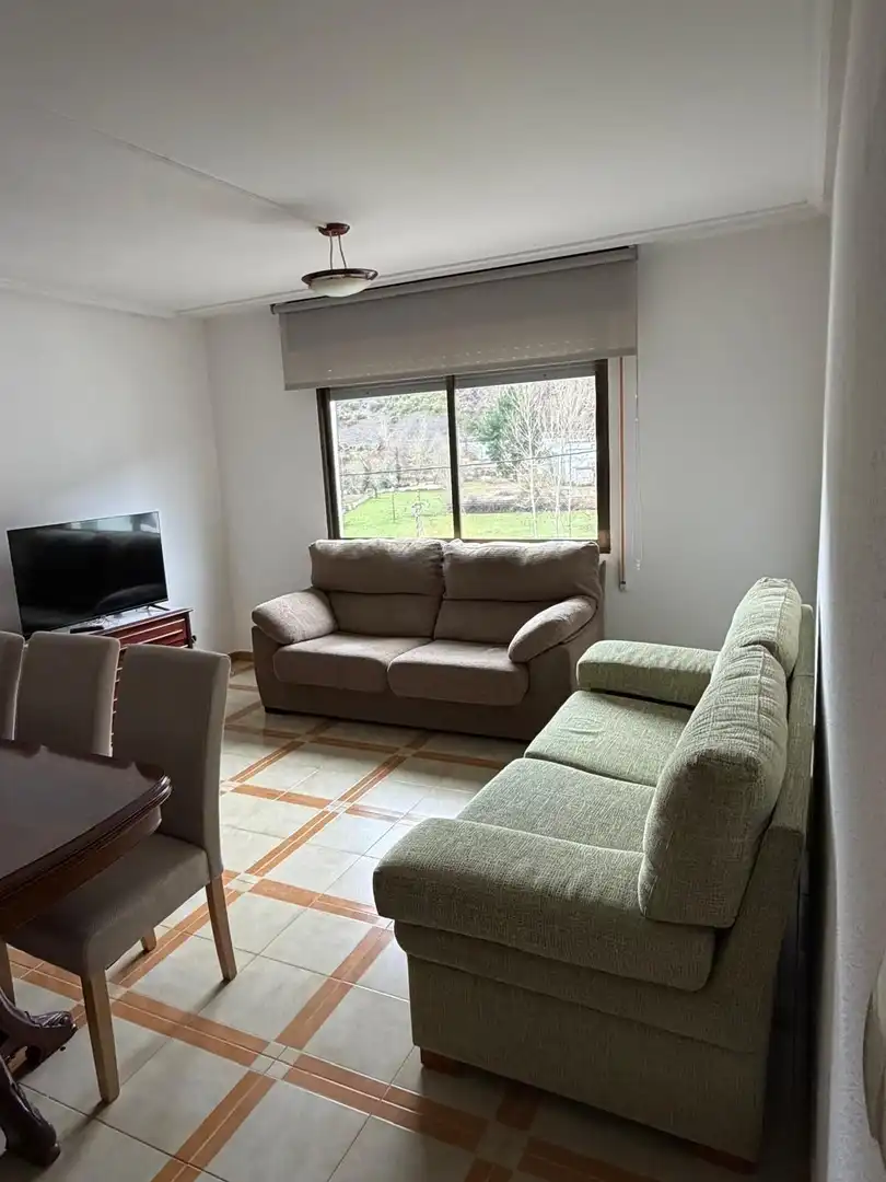 Sala de estar de Casa o chalet en venta en Trabadelo con Calefacción, Jardín privado y Amueblado
