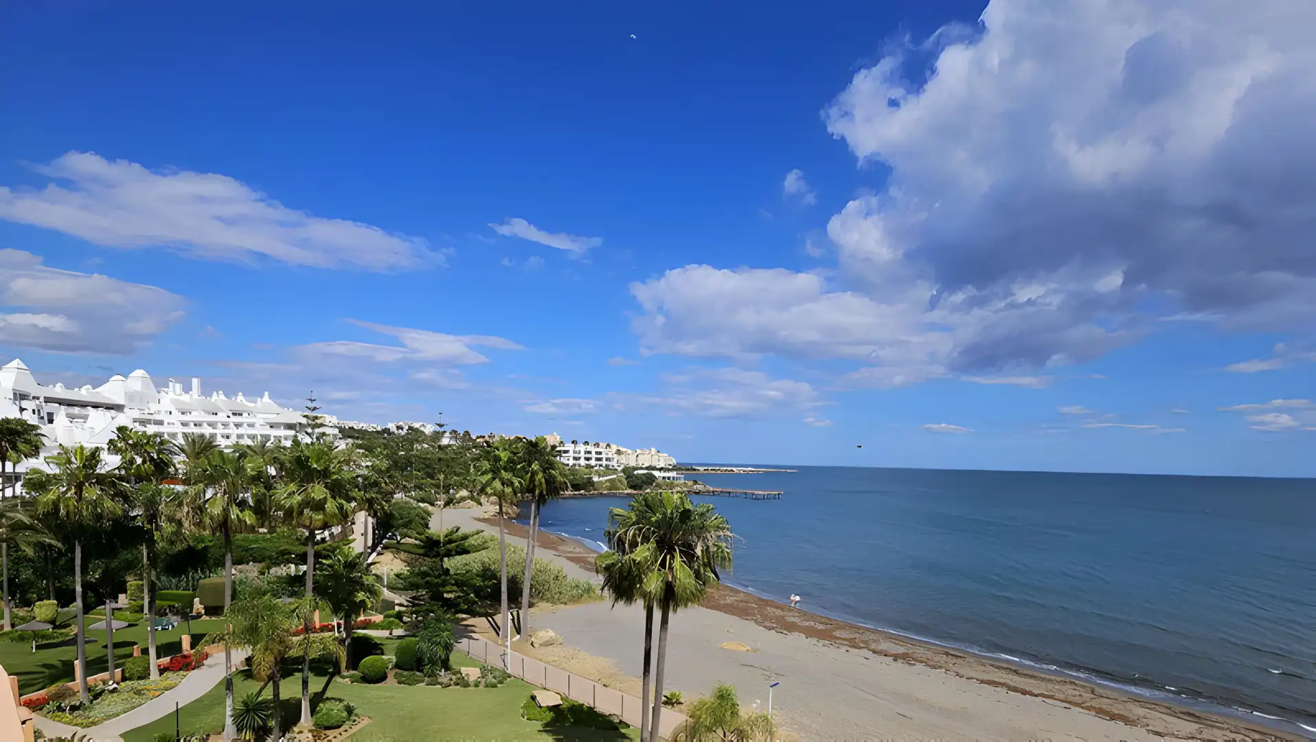 Àtic amb piscina en venda a Estepona Pueblo, imagen 2