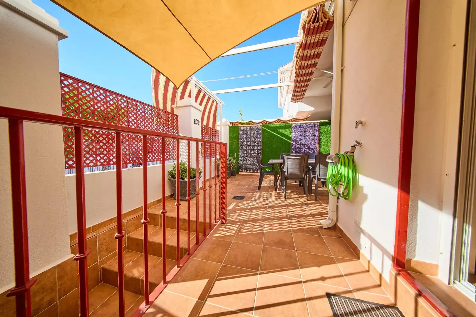 Terrassa de Casa adosada en venda en Ogíjares amb Calefacció, Jardí privat i Parquet