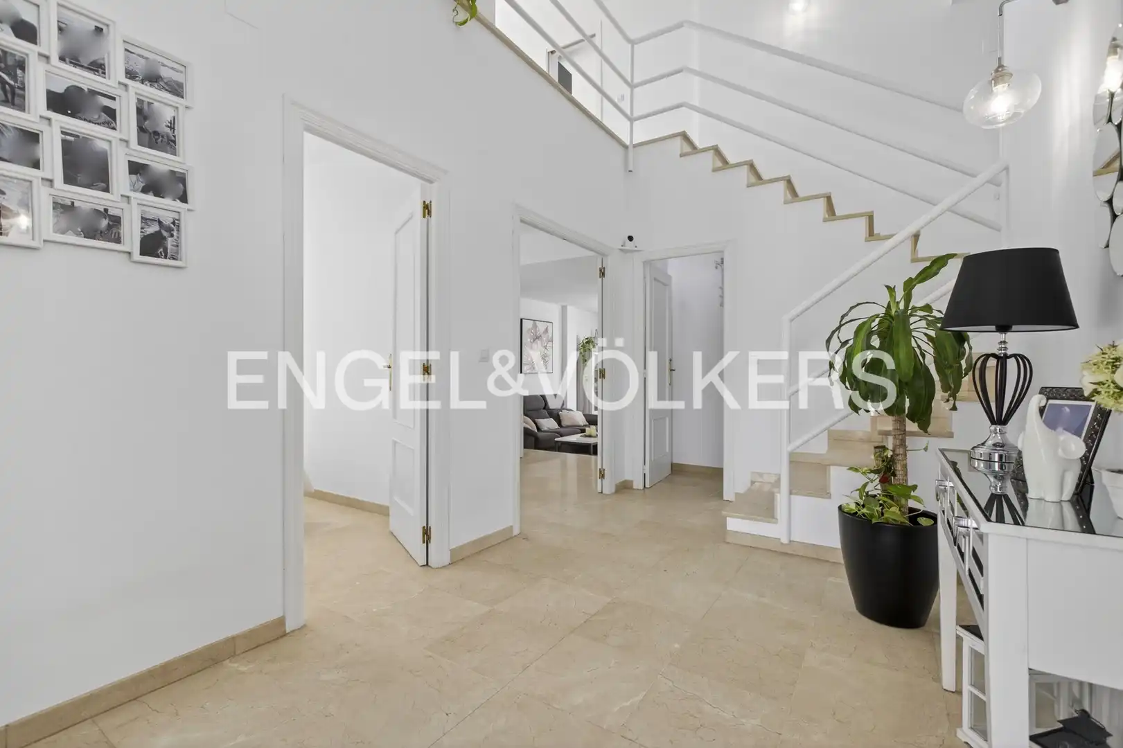 Casa con jardín en venta en Cerros de Montequinto, imagen 3