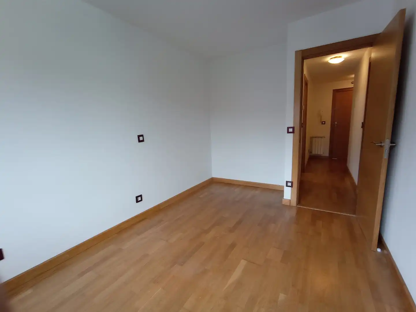 Wohnung zum Verkauf in Castañeda mit Heizung, Parkett und Abstellraum