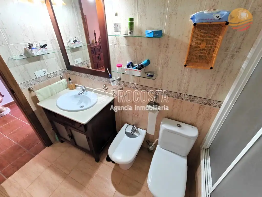 Baño de Casa adosada en venta en Almuñécar con Aire acondicionado, Jardín privado y Terraza